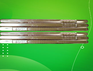 10月黃金周已過(guò)去，制做焊錫條的工人開(kāi)始忙碌